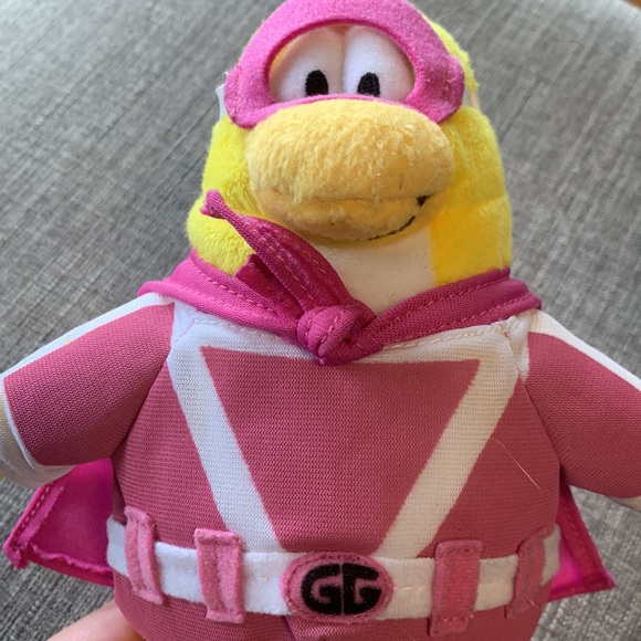 Club Penguin Series 12 Gamma Gal plush - Picture 5 of 5